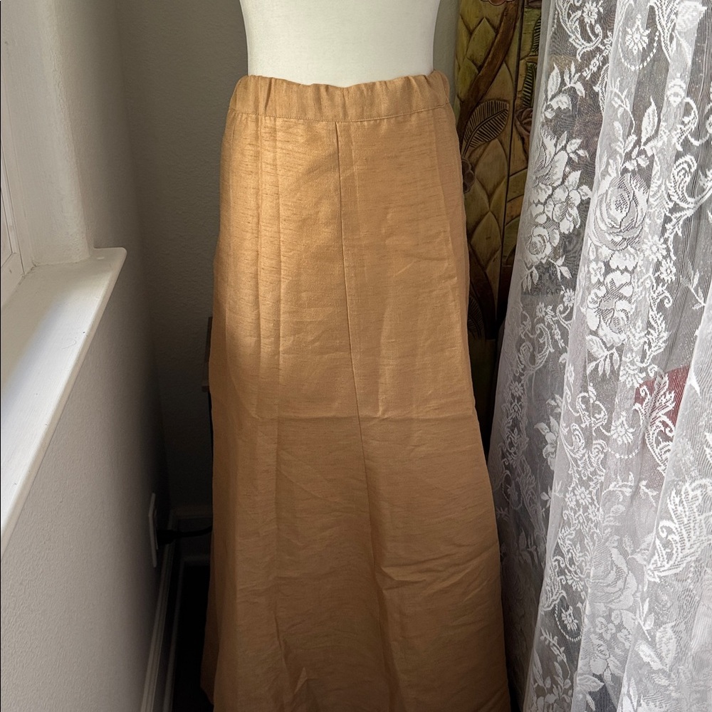 Beige tan/ gold skirt